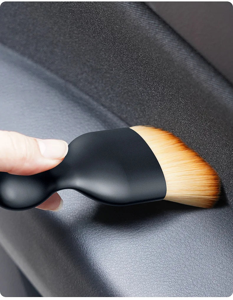 🔥Buy 1 Get 1 Free🔥Car Cleaning Soft Brush With Cover