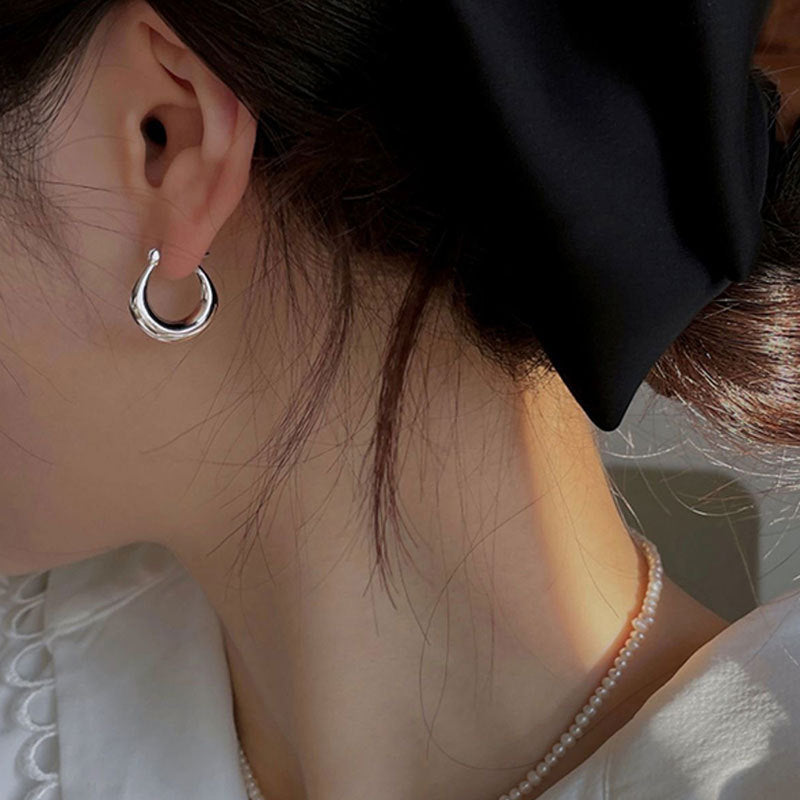 【SilverE7】 925 Sterling Silver Stud Earrings - MOTEMCO